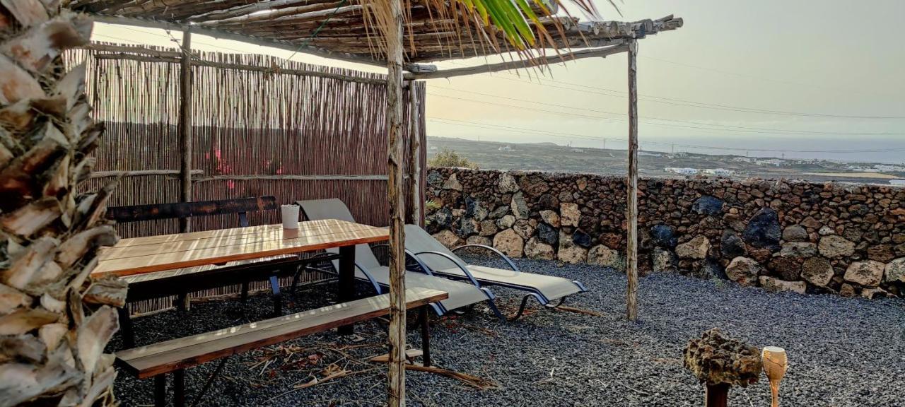 Gemuetliche Holzjurte La Asomada Lanzarote Apartment Tias Bagian luar foto