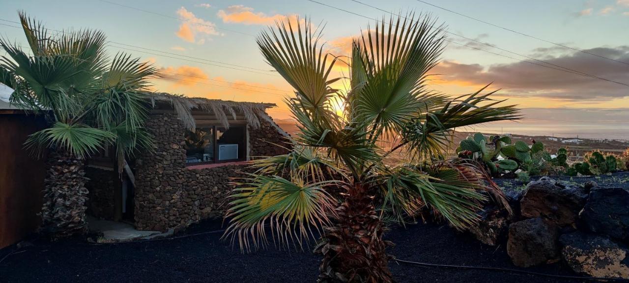Gemuetliche Holzjurte La Asomada Lanzarote Apartment Tias Bagian luar foto
